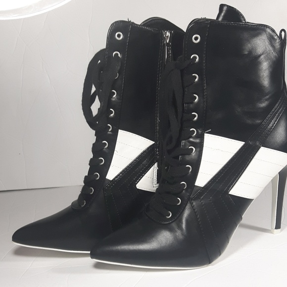 Lace up Sneaker Stilettos Black White *SOLD* - Picture 2 of 4